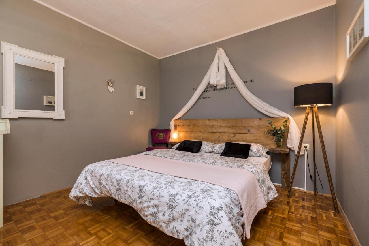 Alaburic Rooms & Apartment Mali Lošinj Eksteriør billede